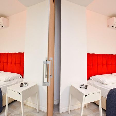 Dracula Adventure Tours Accommodation Букурещ Екстериор снимка