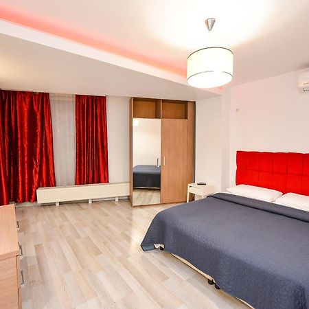 Dracula Adventure Tours Accommodation Букурещ Екстериор снимка