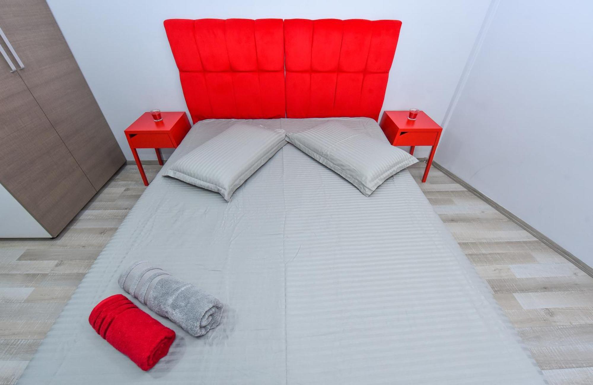 Dracula Adventure Tours Accommodation Букурещ Екстериор снимка
