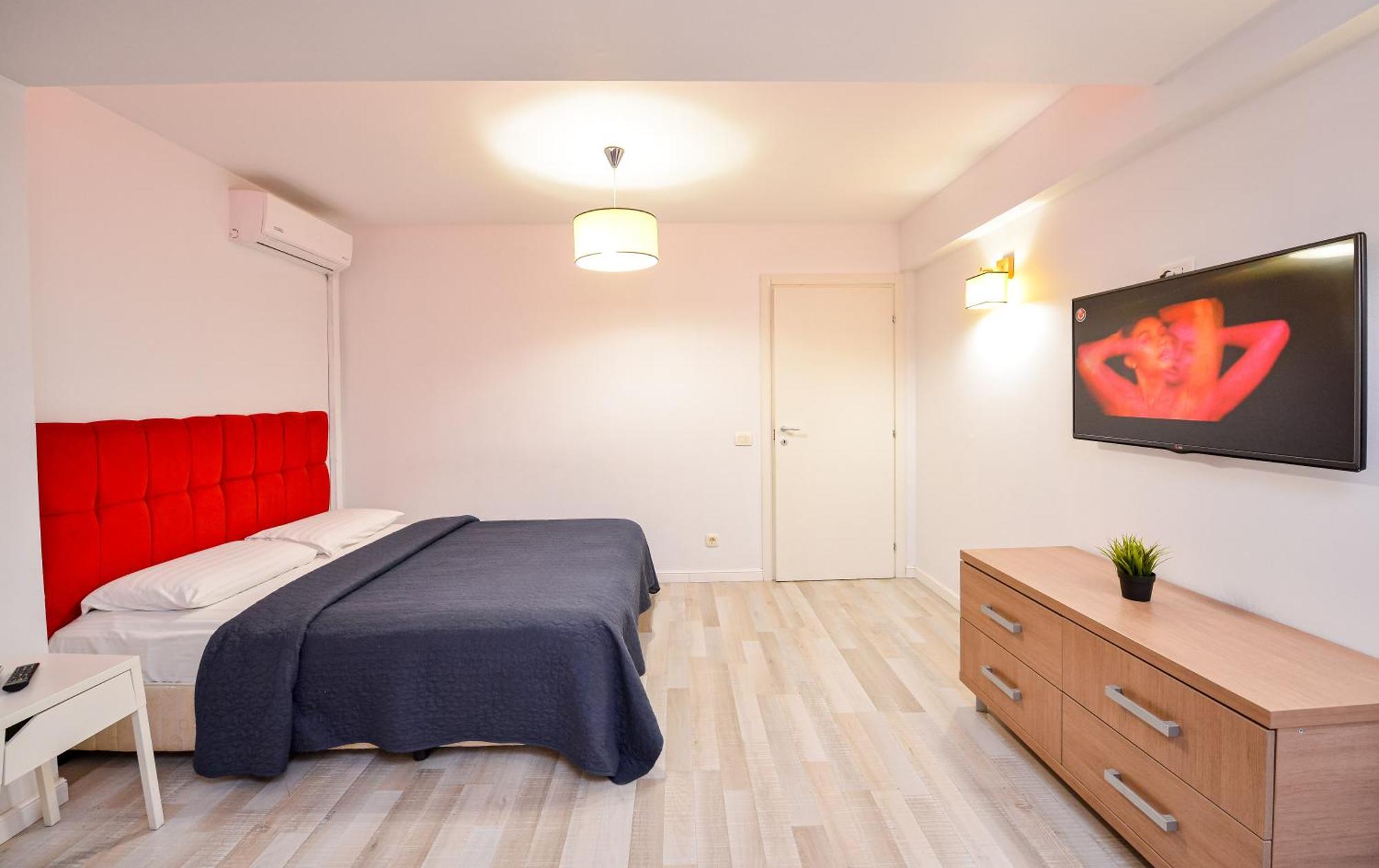 Dracula Adventure Tours Accommodation Букурещ Екстериор снимка
