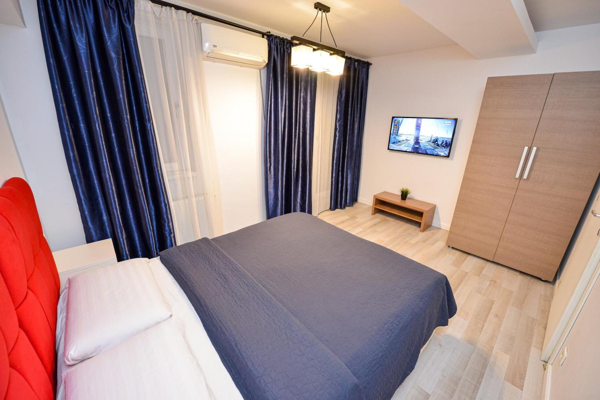 Dracula Adventure Tours Accommodation Букурещ Екстериор снимка