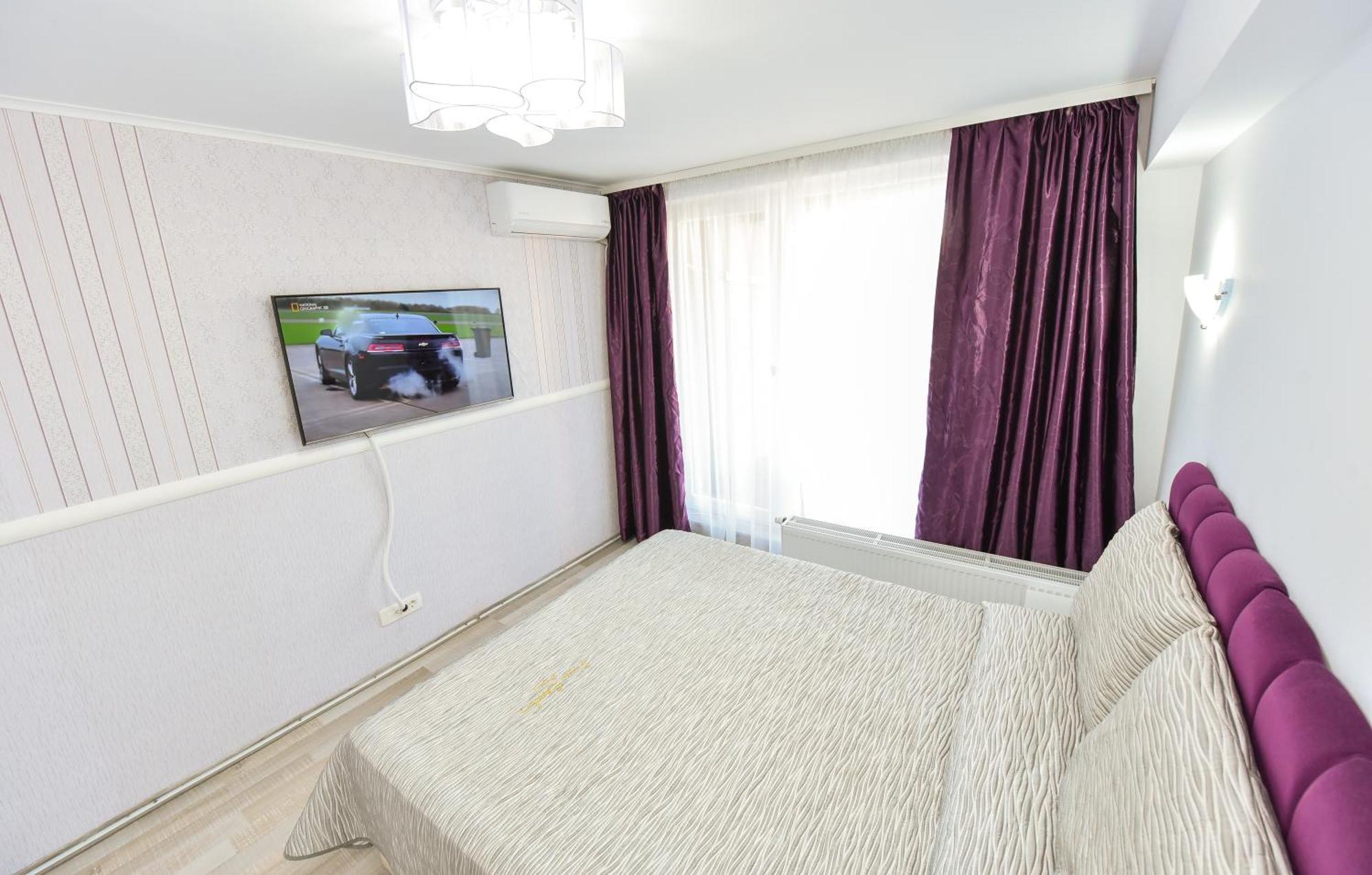 Dracula Adventure Tours Accommodation Букурещ Екстериор снимка