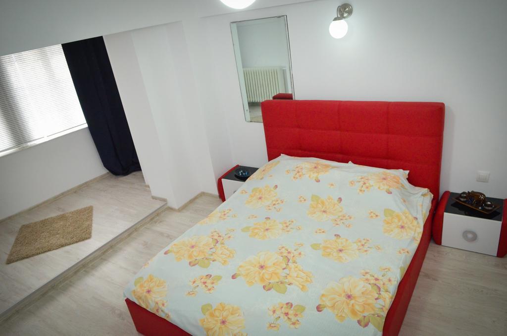 Dracula Adventure Tours Accommodation Букурещ Екстериор снимка